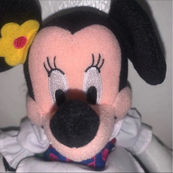 Disney Accents Globe Trotting German Mickey And Minnie Plush Toys